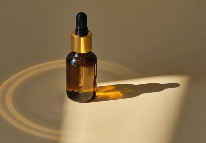 Cedarwood Essential Oil Benefits, Uses, and Precautions