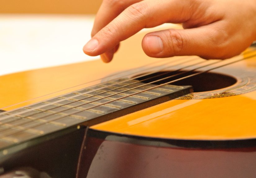 How to Do a Pinch Harmonic (false Harmonic or Squeal): 10 Steps