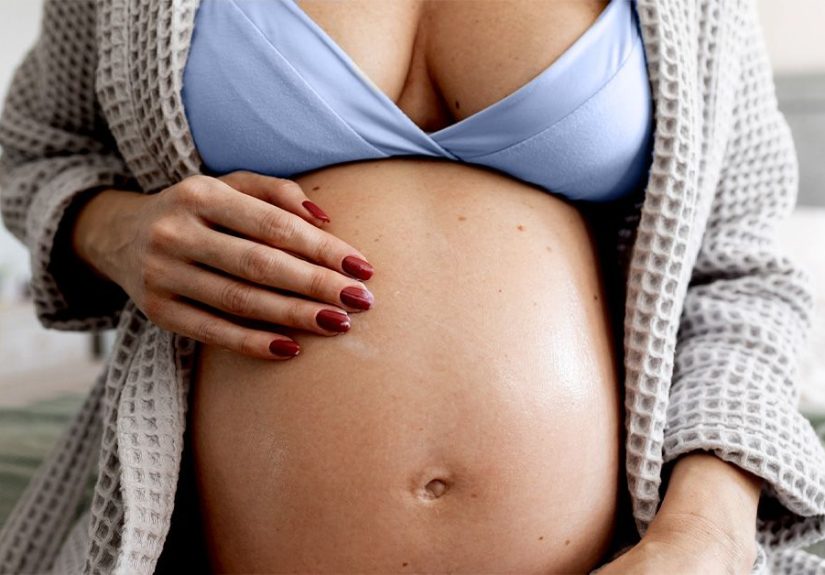 Leaking amniotic fluid: Signs and what to do
