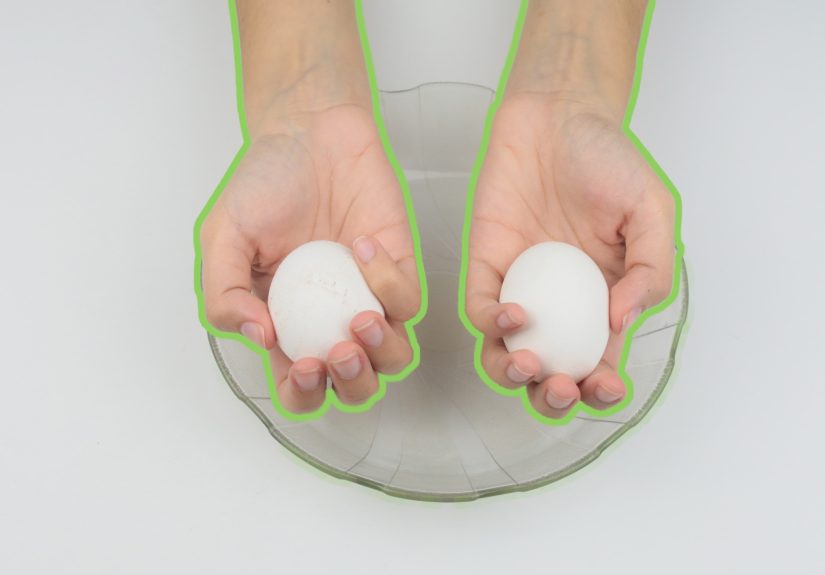 3 Ways to Break an Egg