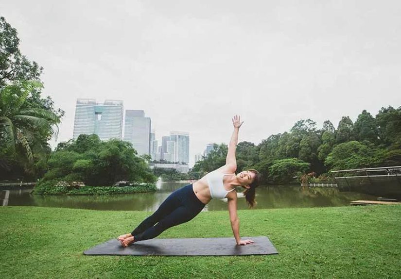 5 Yoga Poses To Strengthen Your Core Muscles