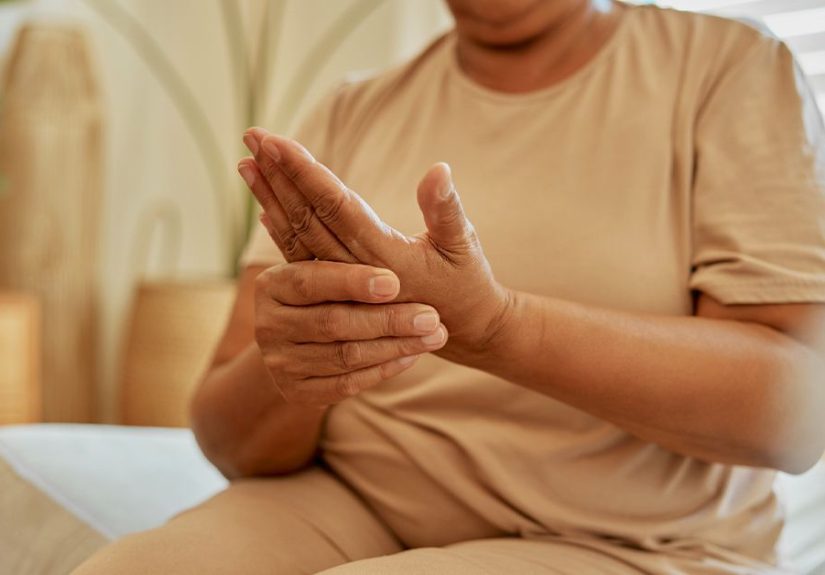 Angioedema on Hands: What It Looks Like, Causes, More