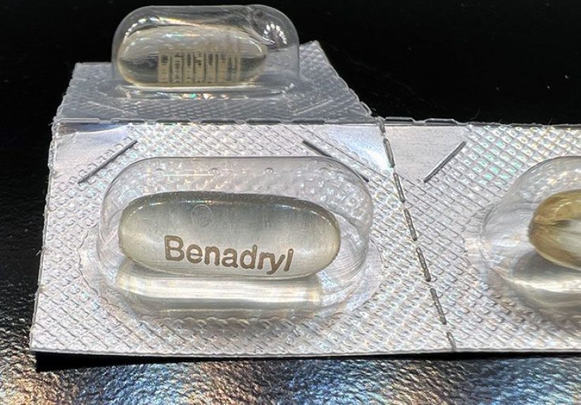 Benadryl and alcohol: Risks, how long to wait, and next steps