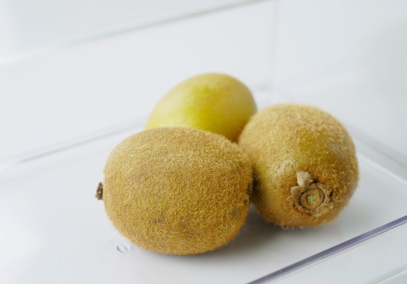 How to Tell if a Kiwi Is Ripe (& How to Make it Ripen Fast)