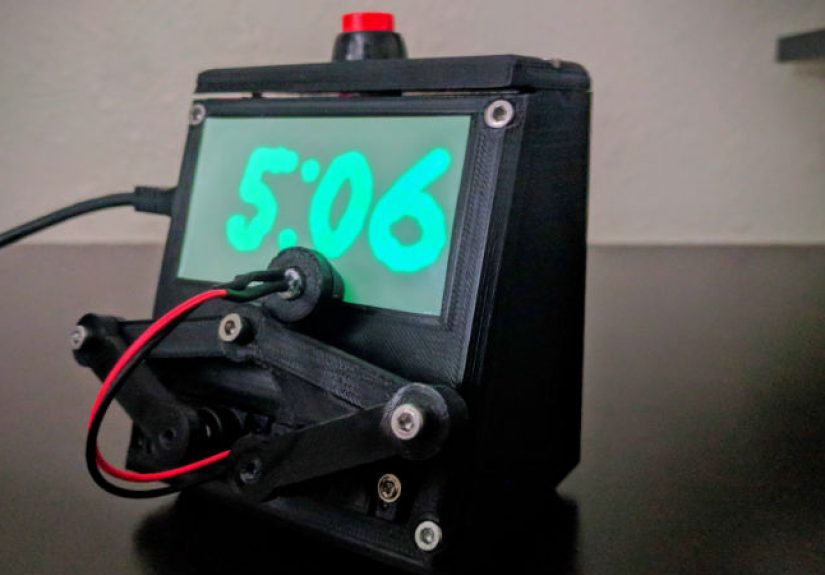 Arduino Clock Jots Down The Time, In UV