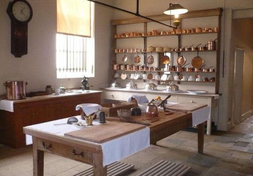 Farmhouse Dining Tables