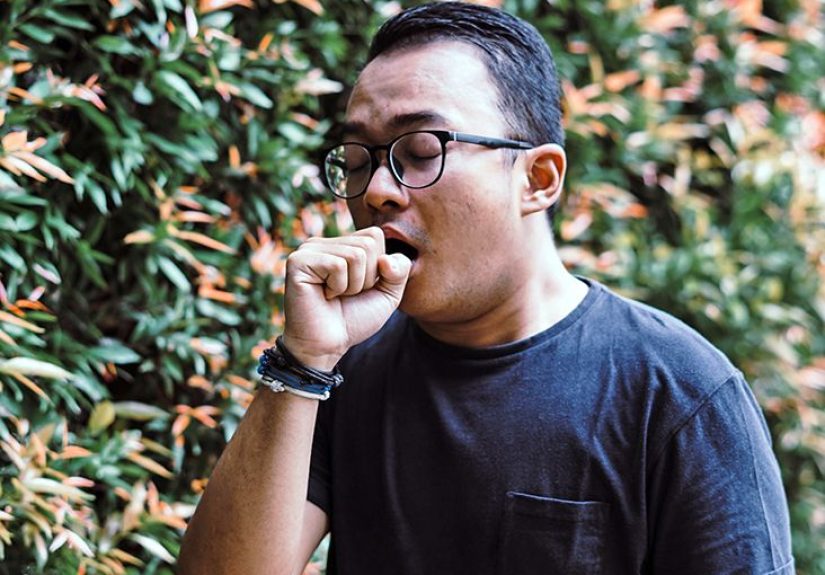 Metallic taste when coughing: Causes and symptoms