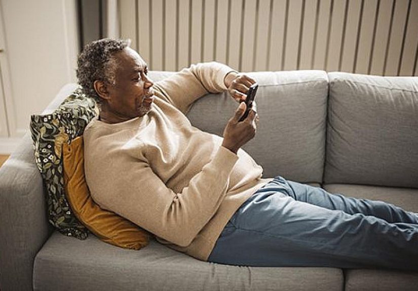 Reclining and lying down: More risky than sitting for heart health? - Harvard Health