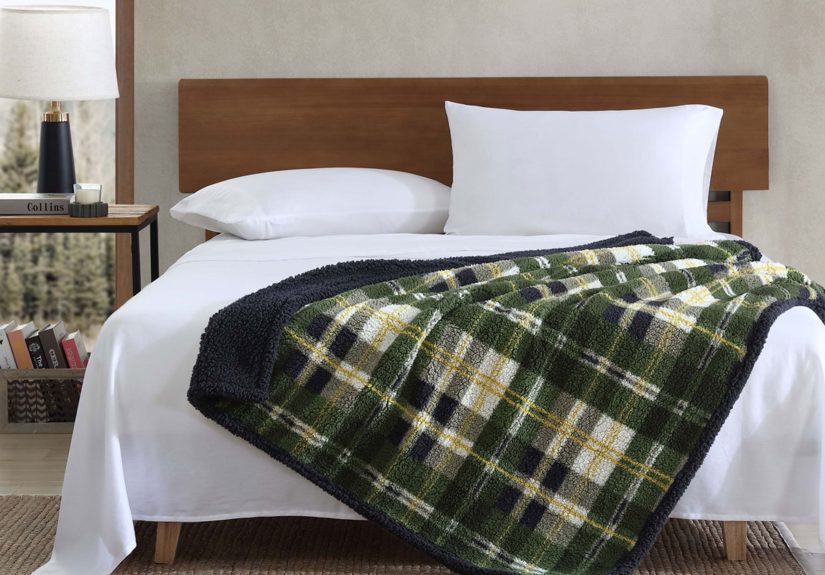 These 10 ‘Cuddly’ Wayfair Blankets Start at $16