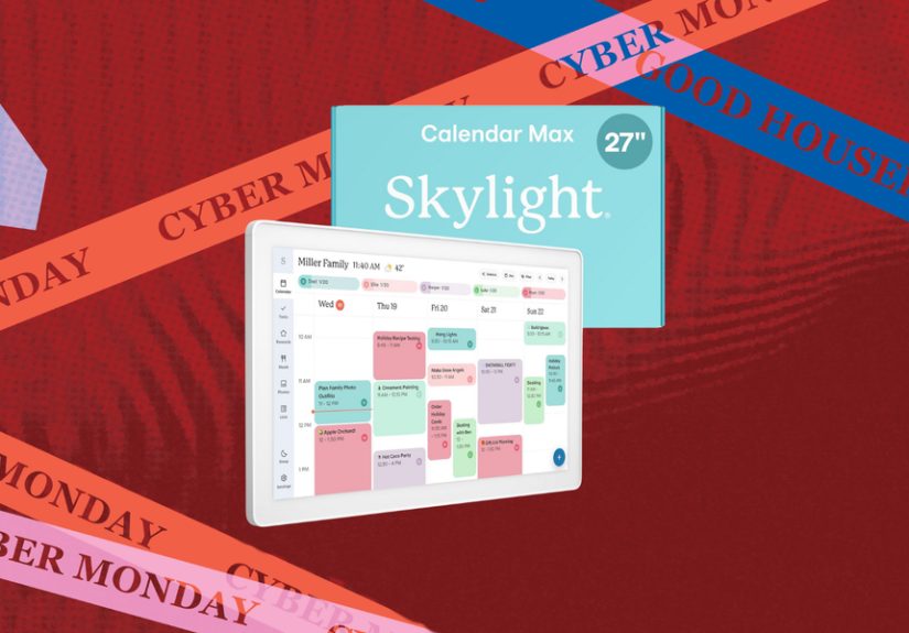 This Skylight Digital Calendar Is $120 off for Cyber Monday
