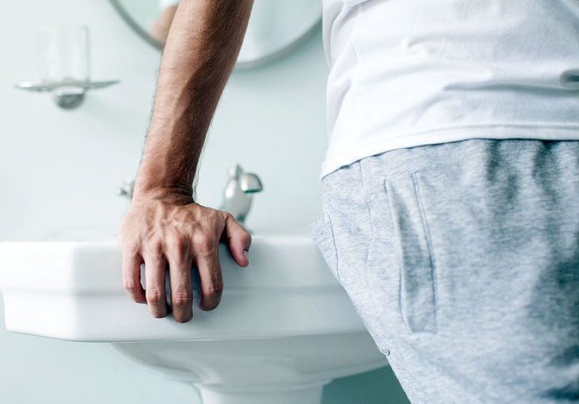 What causes groin rash and how is it treated?