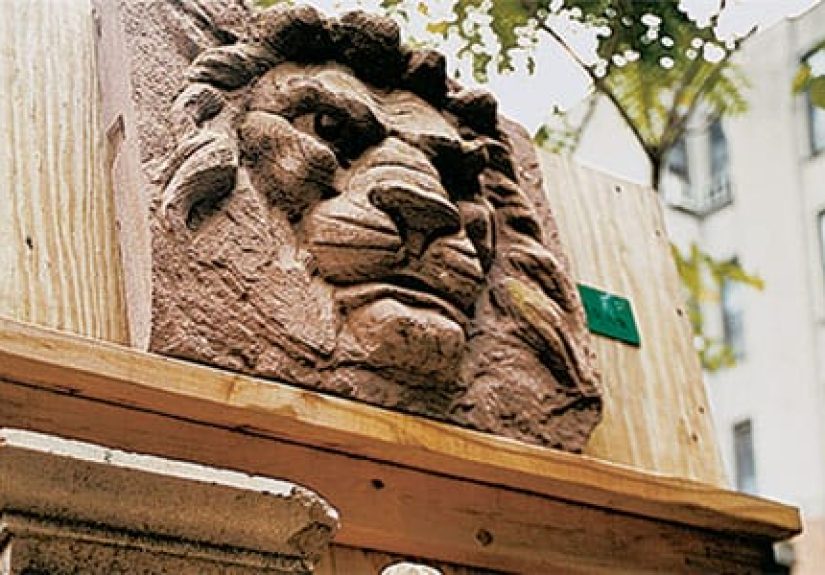 Whats Their Story? Facade Fragments