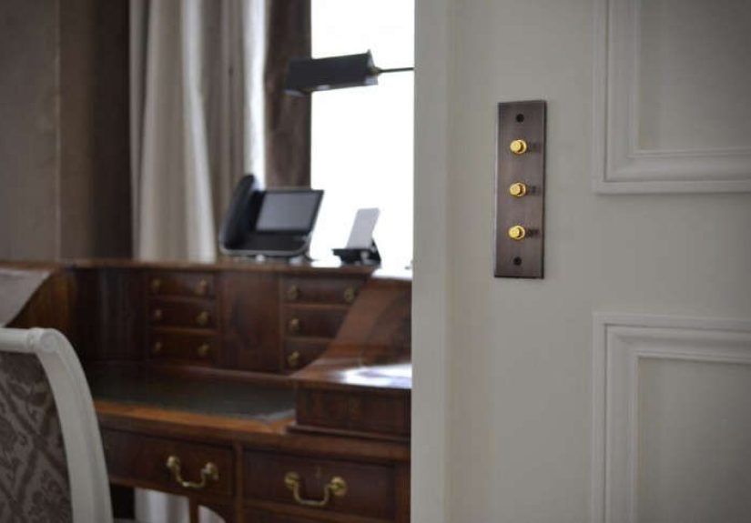 10 Easy Pieces: Glamorous Light Switches/Plate Covers
