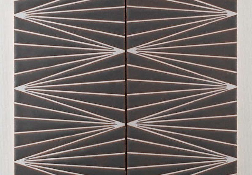 Dark Motif Isoceles Fireclay Tile