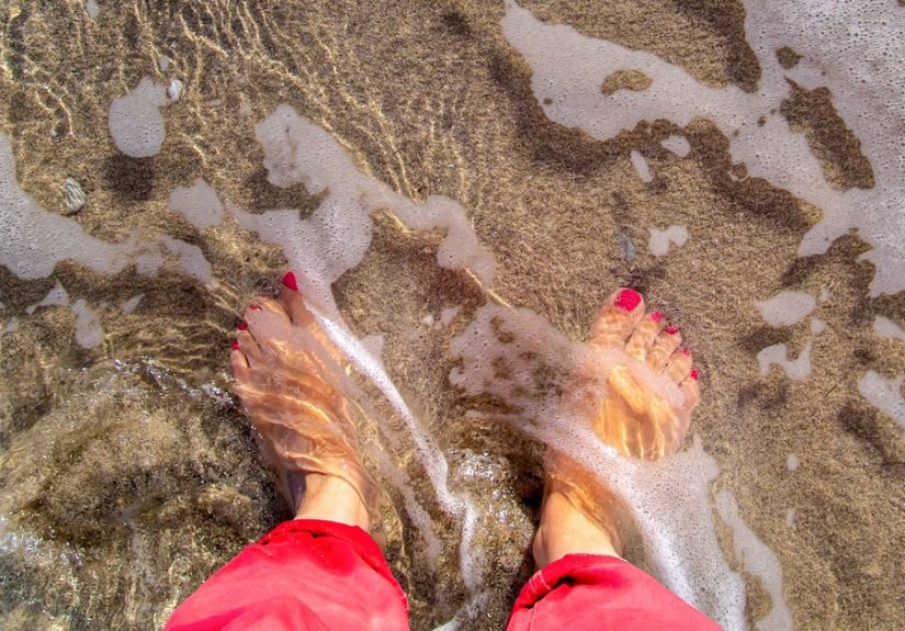 Does Peeing on a Jellyfish Sting Help? Here's the Deal