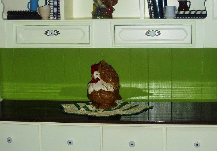 How I Re-purposed a Bookcase Headboard Into a Keepsake Hutch